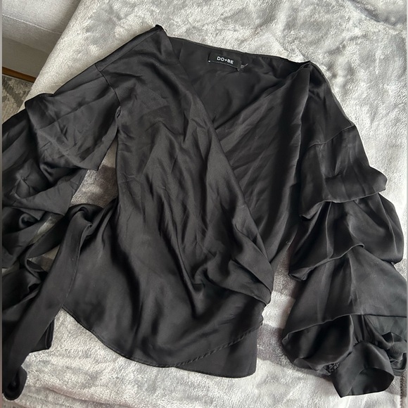 DO+BE Black wrap satin blouse - Size S. - Picture 2 of 3